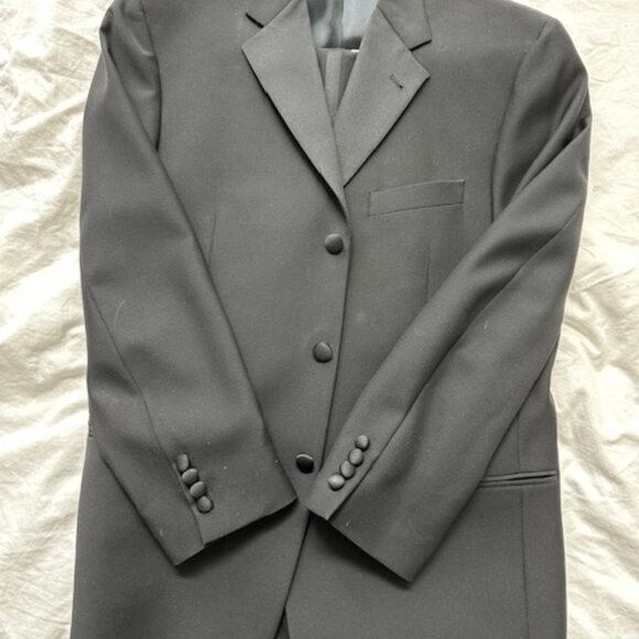 Joseph Abboud Black Tuxedo - Picture 1 of 3